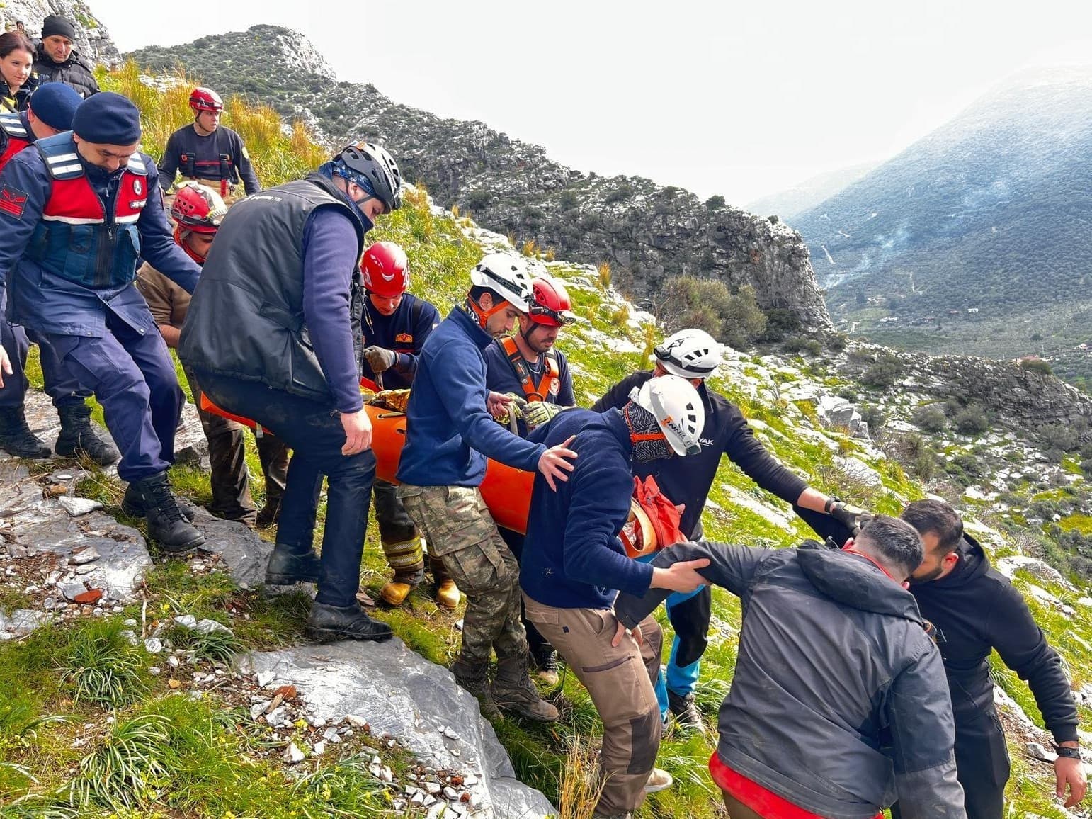 Selçuk’ta Mağarada 9 Saat Süren Kurtarma Operasyonu