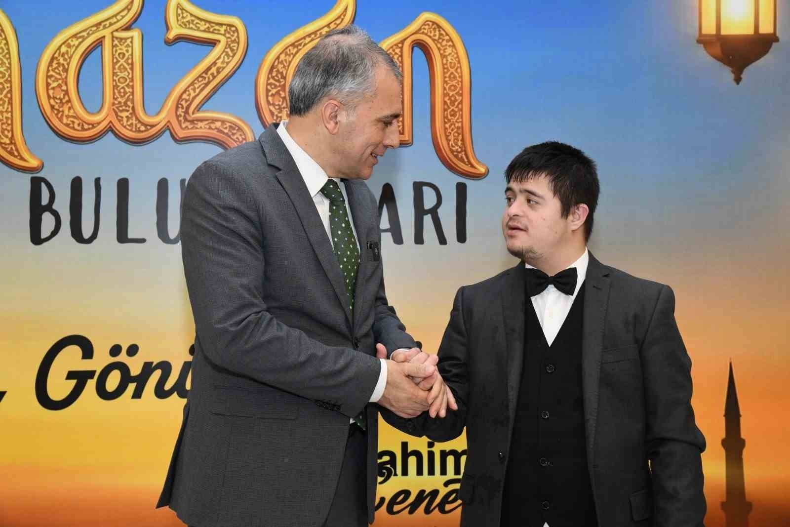 Başkan Çenet, engelli bireyler ve aileleriyle iftarda buluştu