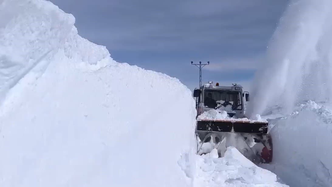 Tunceli’de 41 köy yolu açıldı, 17 köy yolunda çalışmalar sürüyor