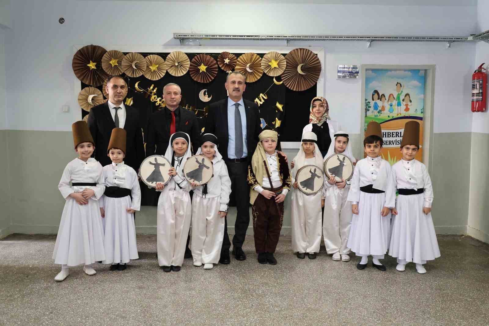 Ağrı Valisi Bozkurt, Ramazan etkinliklerinde öğrencilerle bir araya geldi