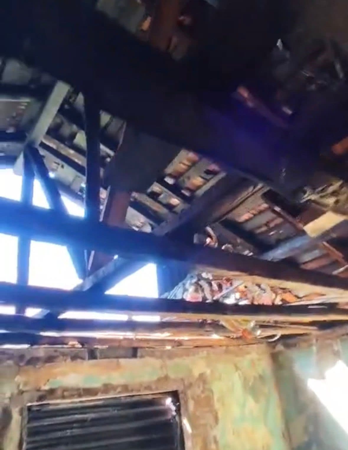 Bolu’da soba kaynaklı yangın evi harabeye çevirdi