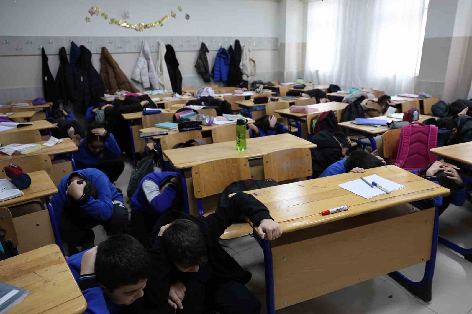 Elazığ’da okullarda deprem tatbikatı