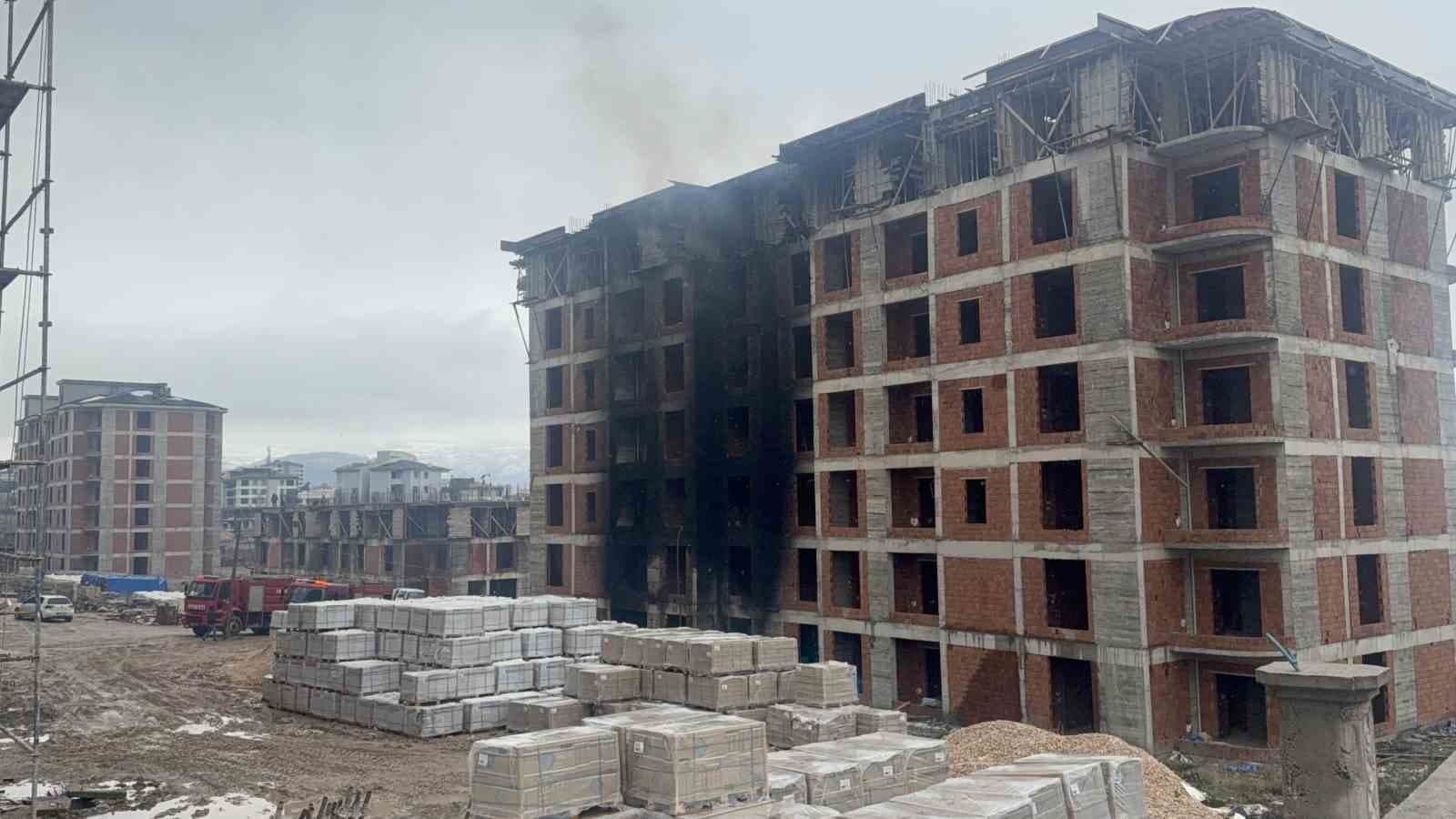 Tokat’ta inşaatta çıkan yangın korkuttu