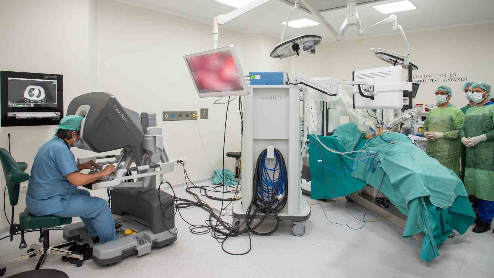 Selçuk Üniversitesinde Göğüs Cerrahisinde bir ilk: Robotik Cerrahi uygulandı