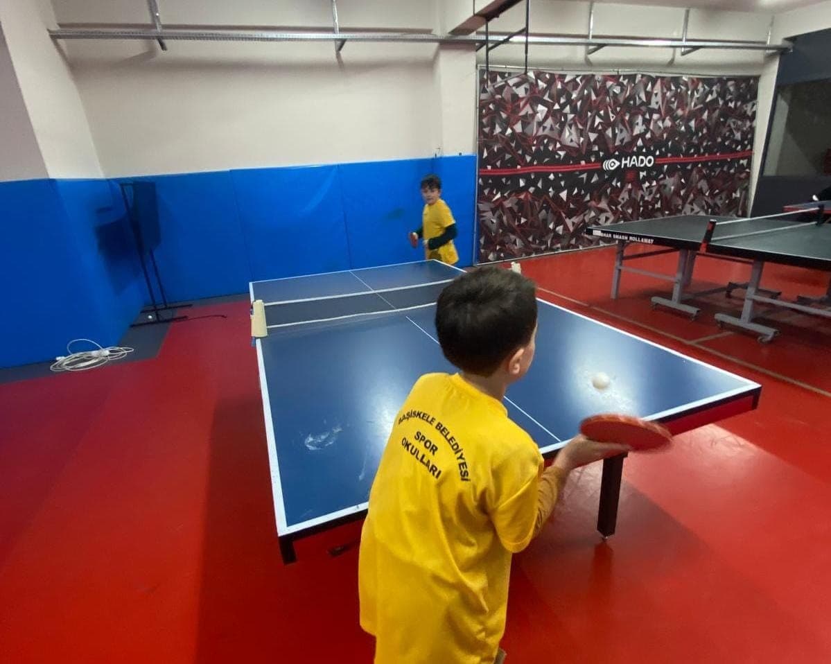 Başiskele’de kış spor okulları 9 branşta eğitimlerini sürdürüyor