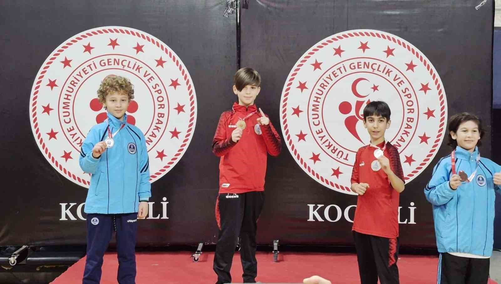 Körfezli karateciler il seçmelerinde 20 madalya kazandı