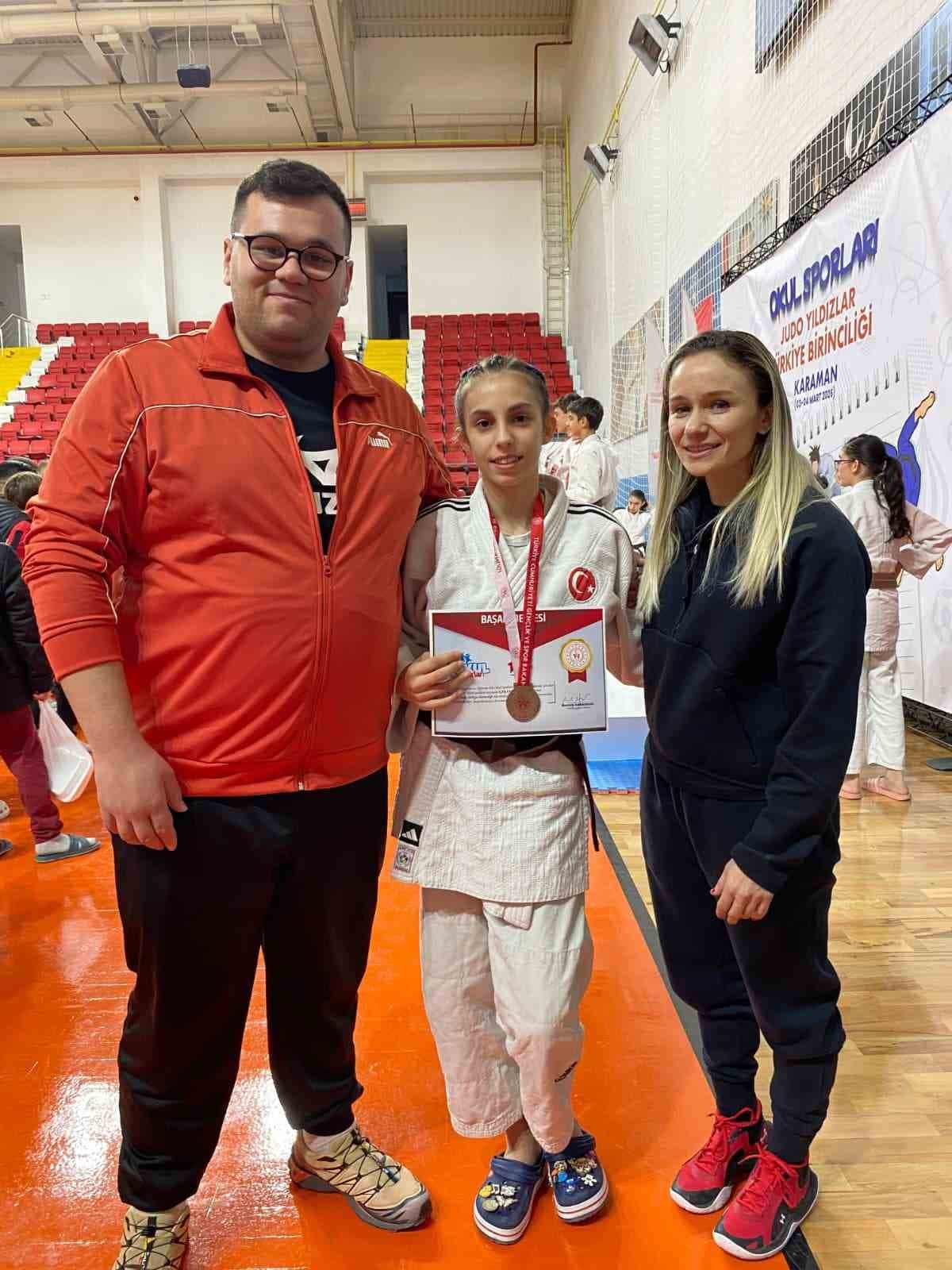 Yunusemreli judocular Karaman’dan 3 madalyayla döndü