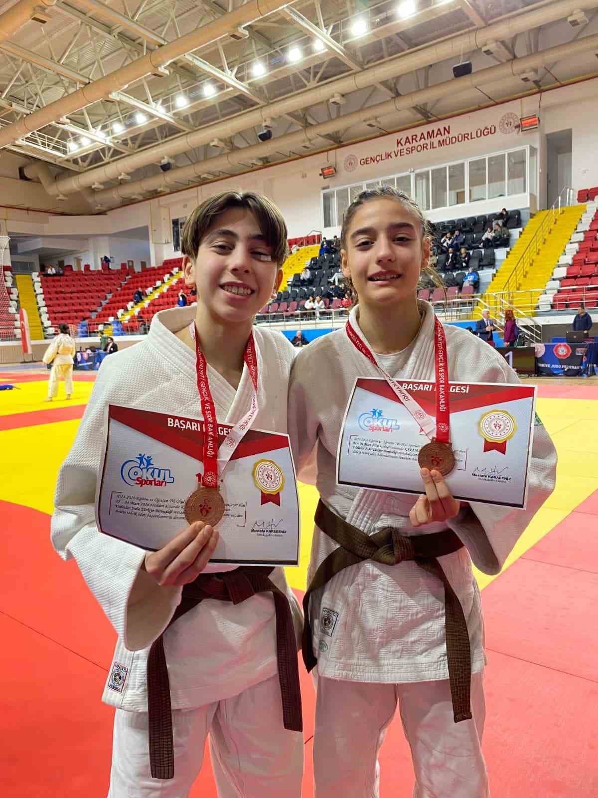 Yunusemreli judocular Karaman’dan 3 madalyayla döndü
