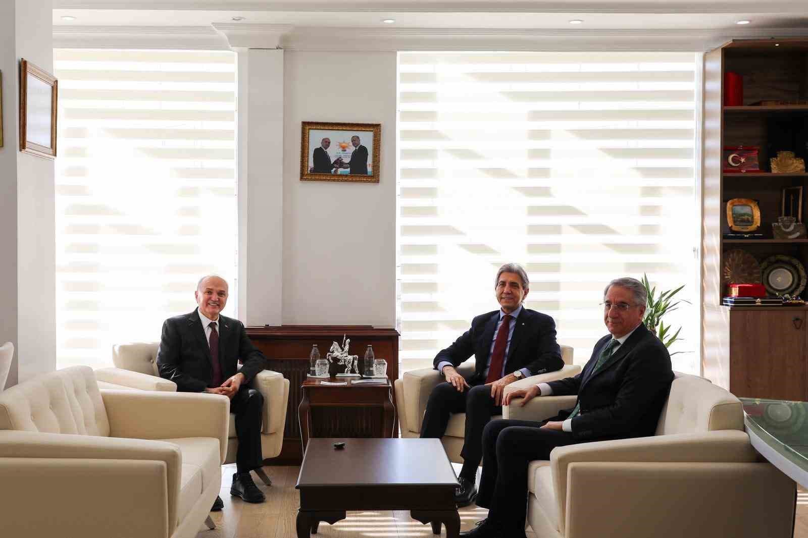 AK Parti yerel yönetimler başkanı Demir Düzce’ye geldi