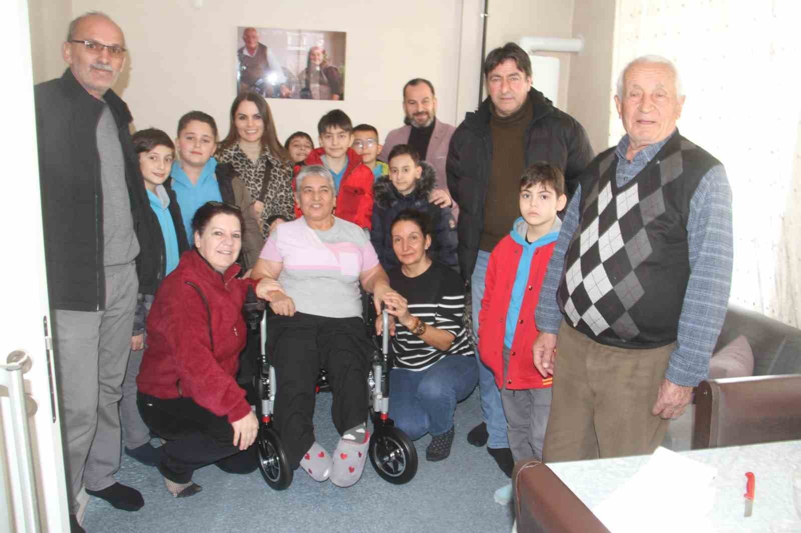 Minik öğrenciler engelli vatandaşın hayalini gerçekleştirdi