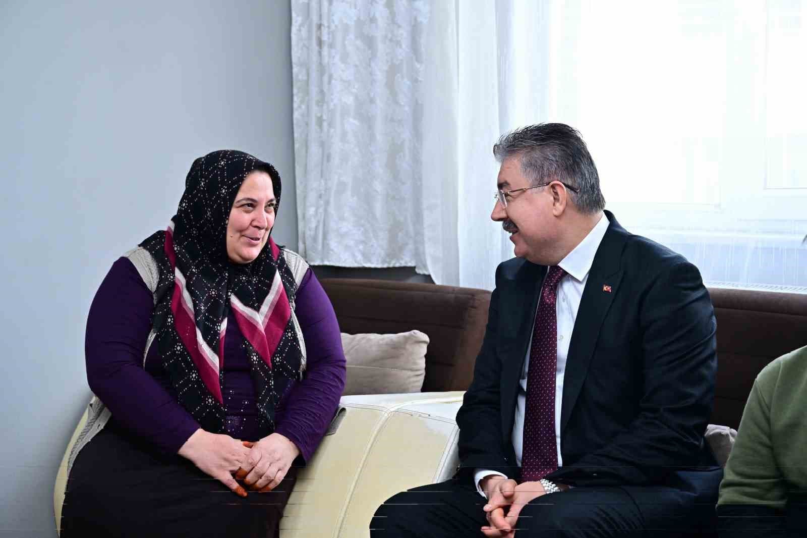 Vali Yılmaz’ın hane ziyaretleri sürüyor