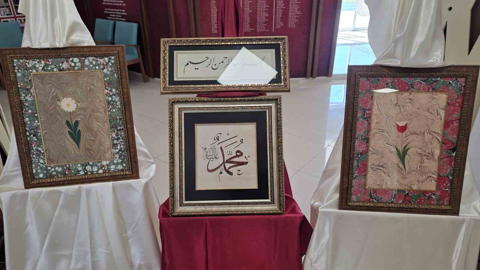 Kütahya’da Peygamber Efendimiz’in doğumunun 1500. yılı anısına hat, tezhip ve ebru sergisi açıldı