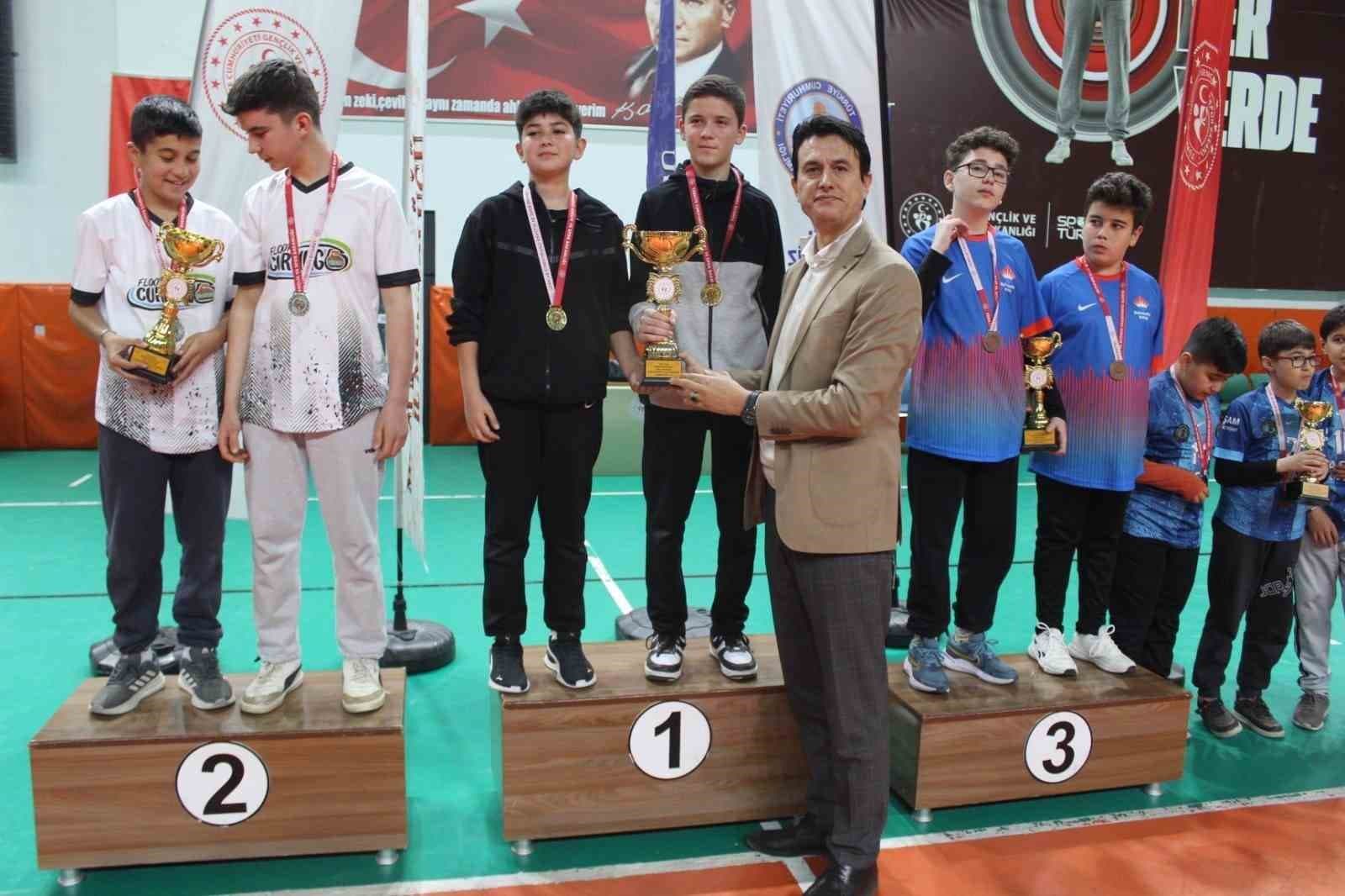 Floor Curling Yıldızlarda İl Şampiyonu takımlar Köyceğiz’den