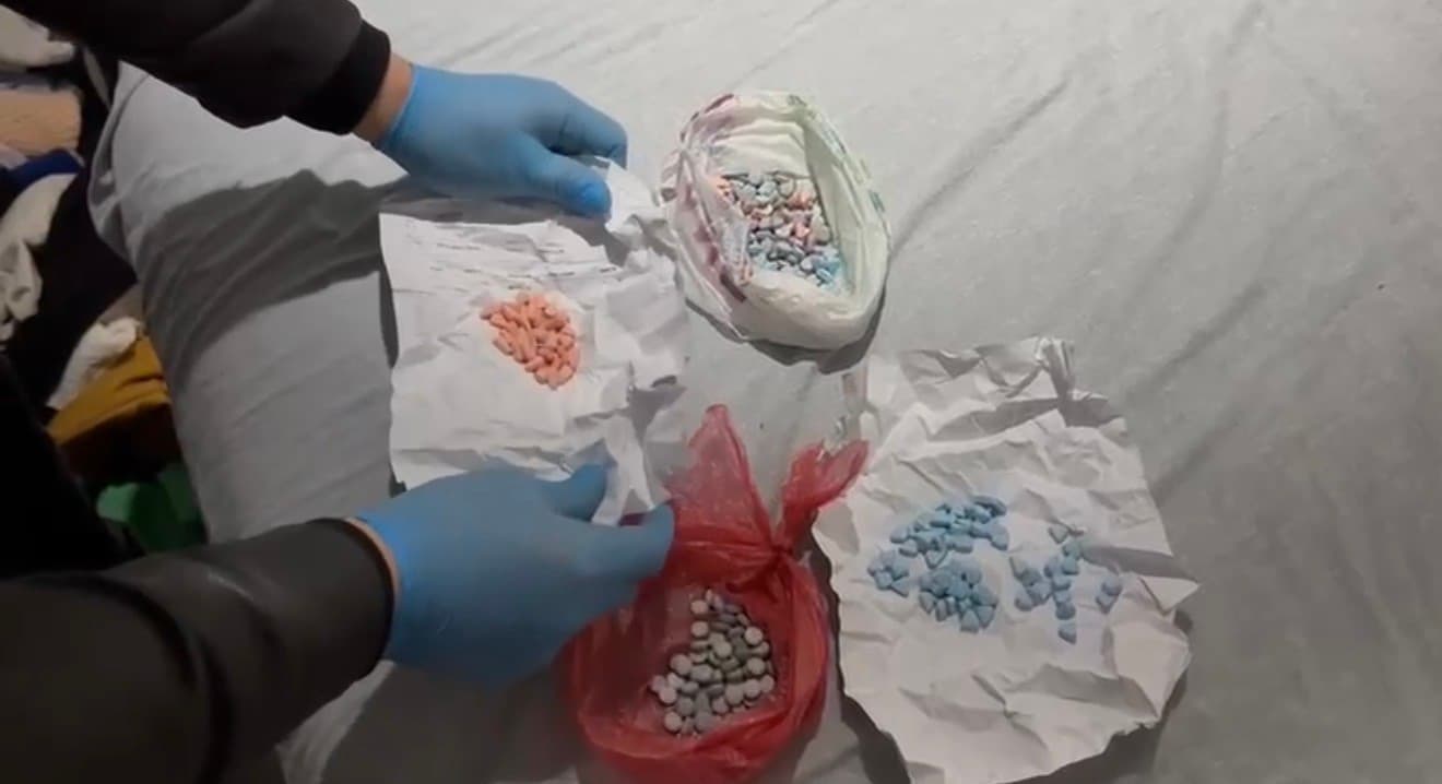 Samsun’da yatak odasında ve araçta uyuşturucu ele geçirildi