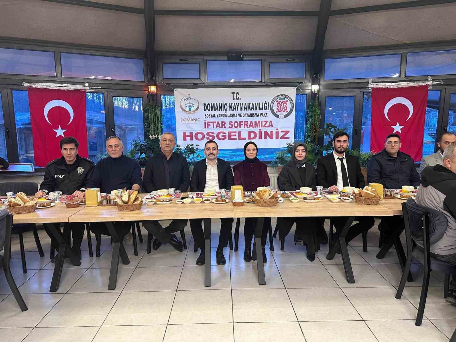 Domaniç’te engelli, yaşlı, öksüz ve yetim ailelerine iftar