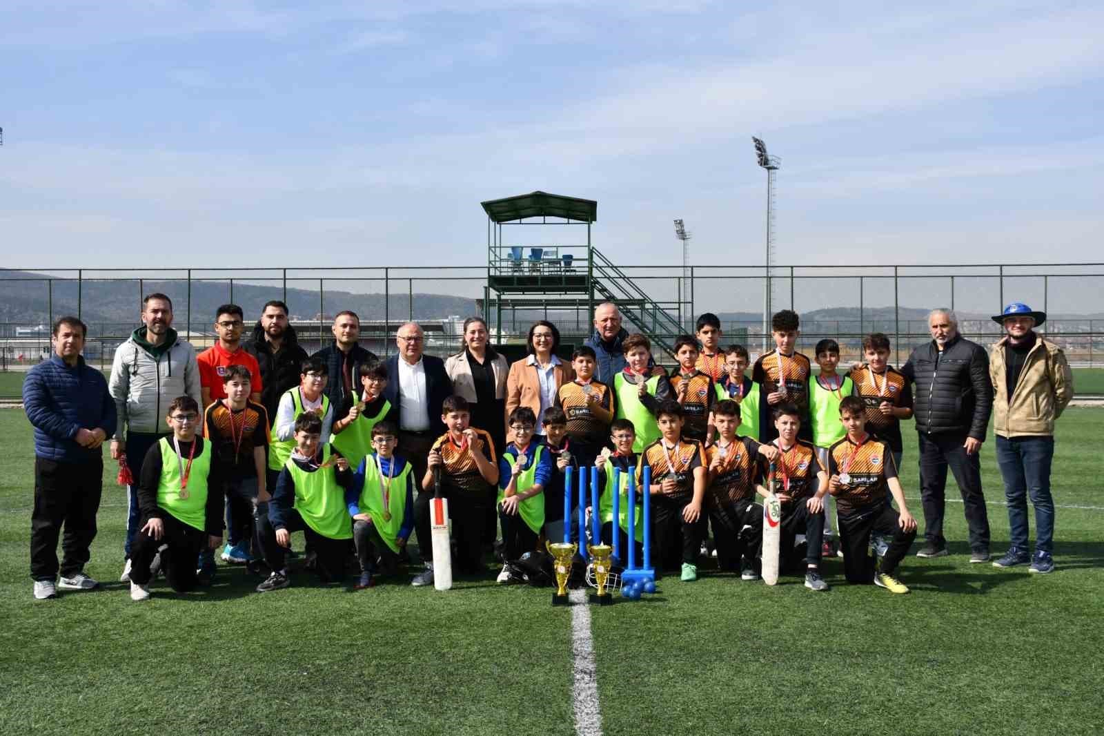 Yıldızlar kriket sahasında parladı