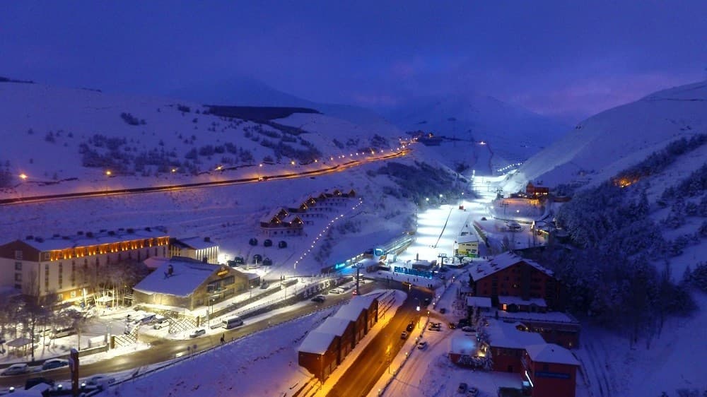 Palandöken’de gece kayağı keyfi