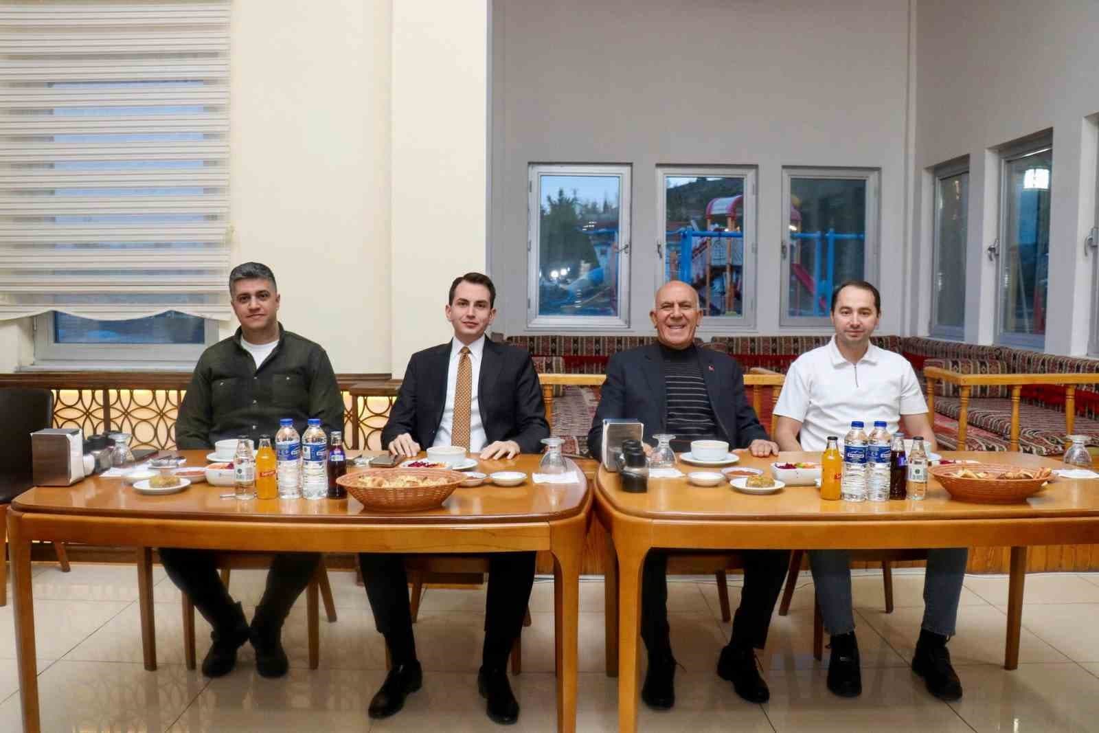 Hisarcık Kaymakamı Atam, muhtarlarla iftar sofrasında buluştu