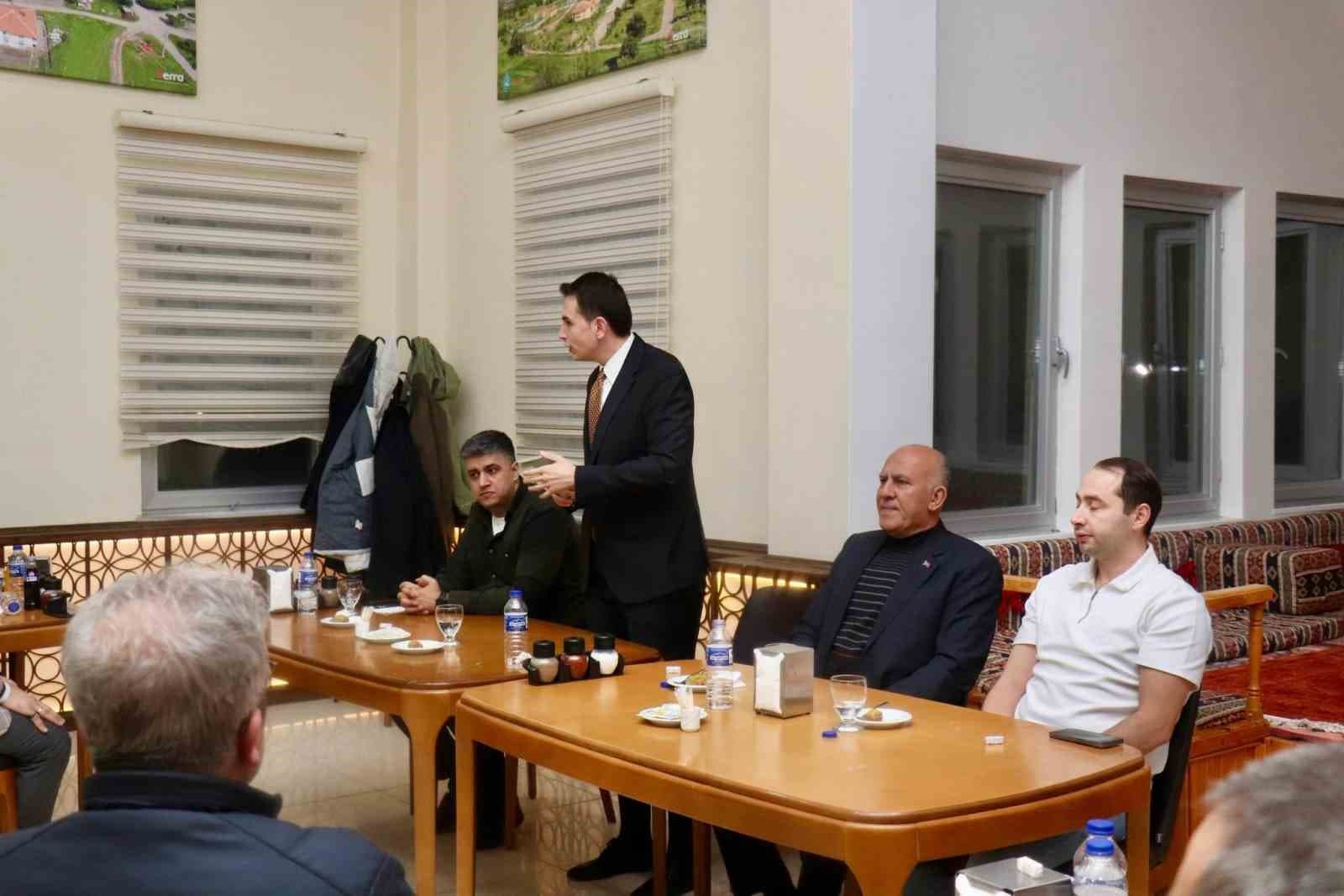 Hisarcık Kaymakamı Atam, muhtarlarla iftar sofrasında buluştu