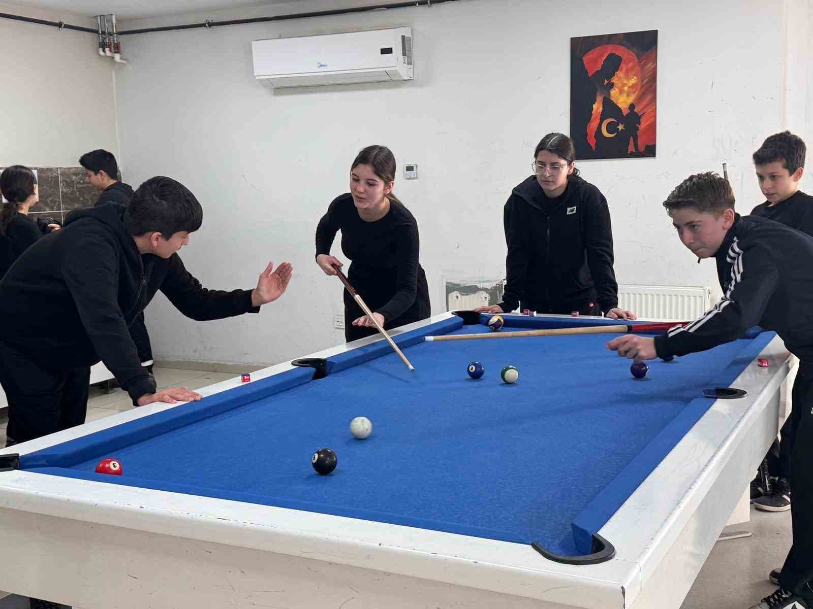 Öğrenciler Bahçeşehir Gençlik Merkezi’nde misafir edildi