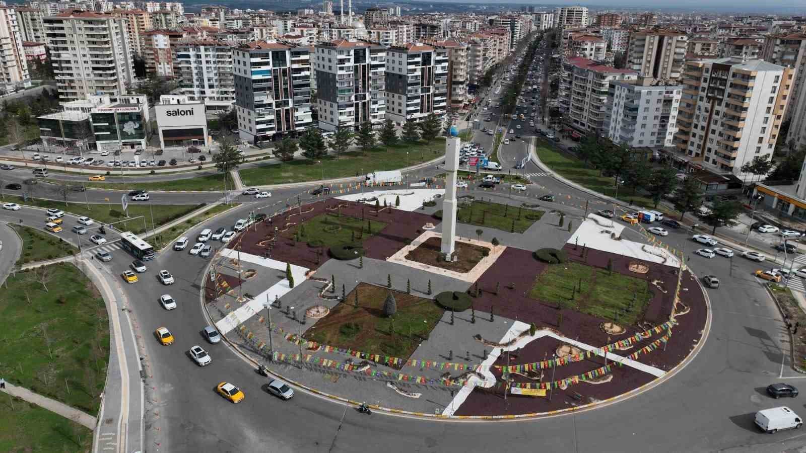 8 bin metrekarelik Dünya Kavşağı çevreci peyzajla yenilendi