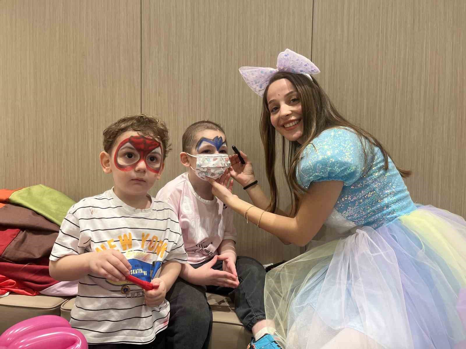 Bebeklikte kansere yakalanan minik kahramanların umut veren zaferi