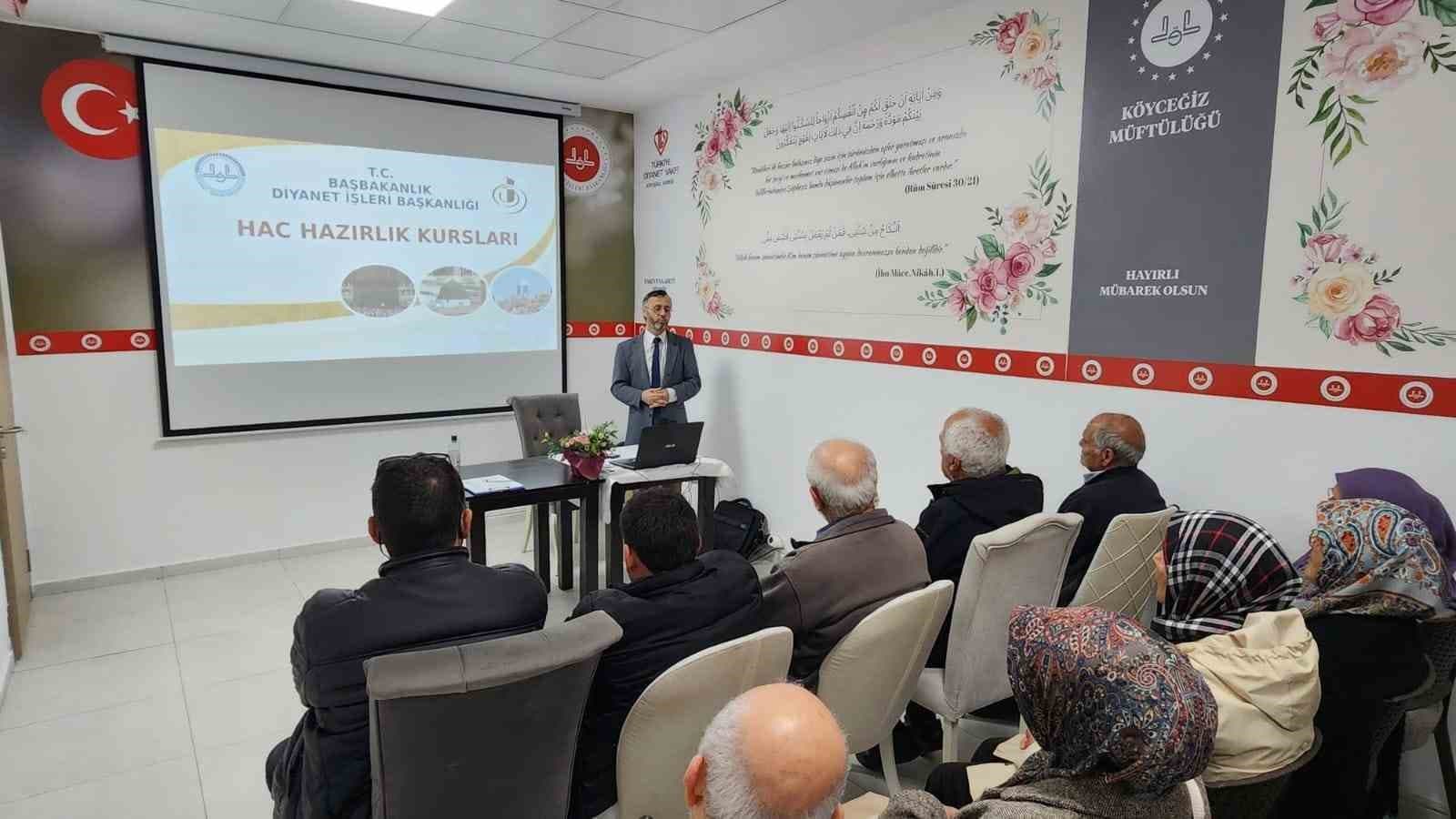 Köyceğizli 25 hacı adayı seminerlerle hacca hazırlandı