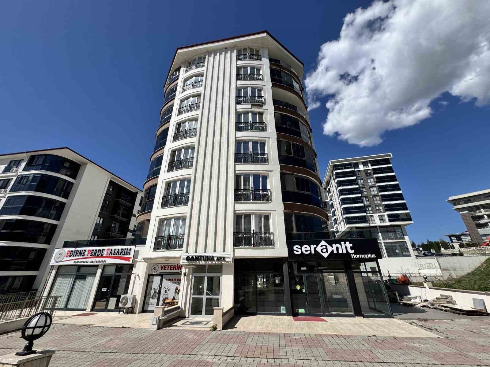 Edirne’de 5’inci kattan düşen çocuk toprağa verildi