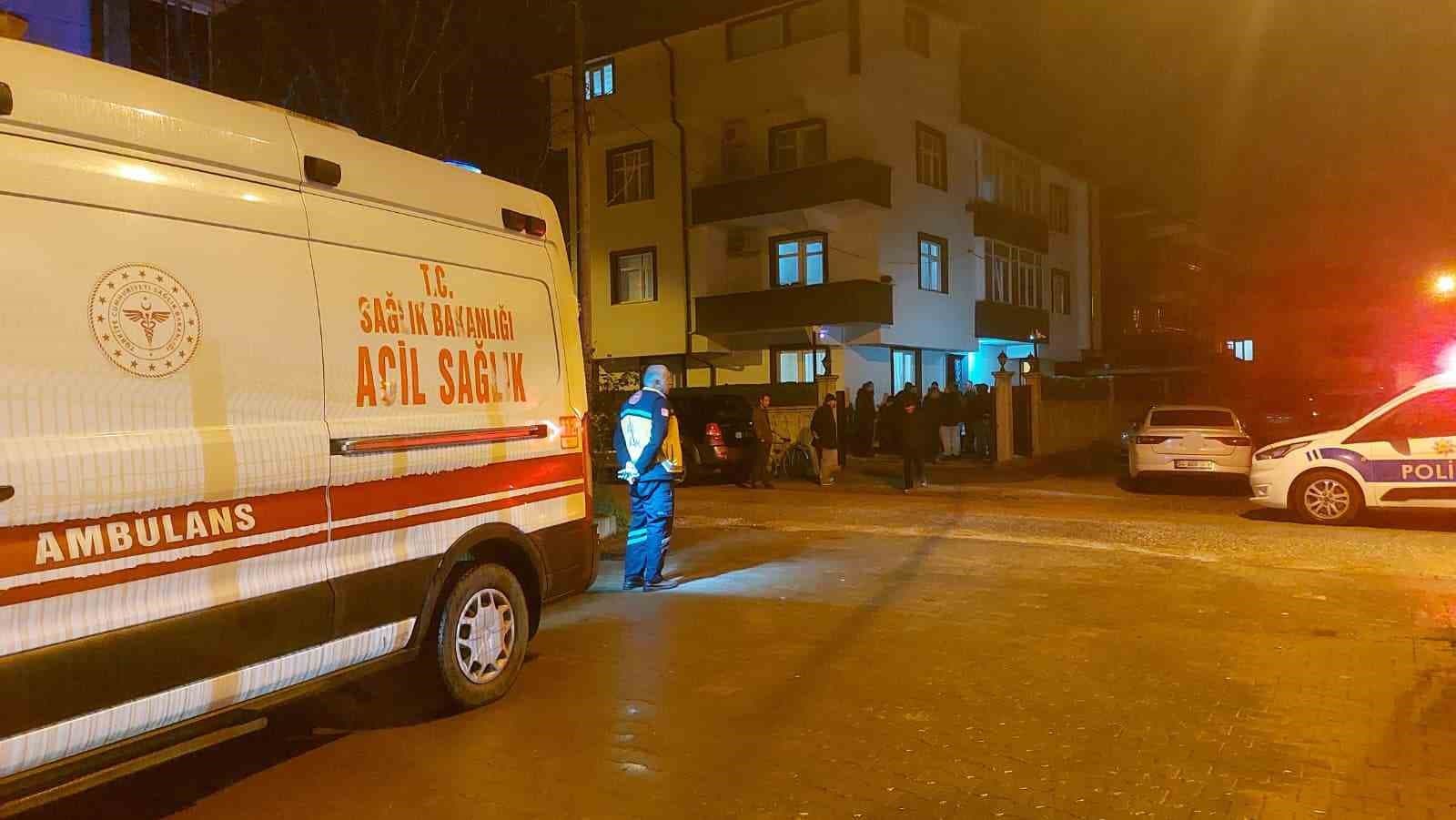 Eşya almak için geldiği evde babasını hareketsiz halde buldu