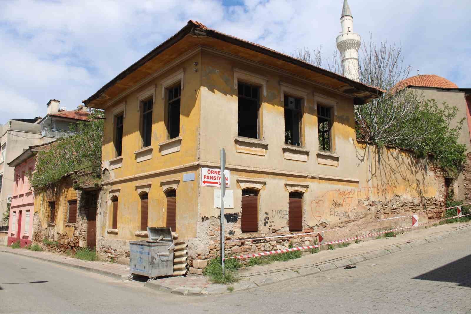 Tarihi konağın duvarı yıkıldı, gerçek ortaya çıktı