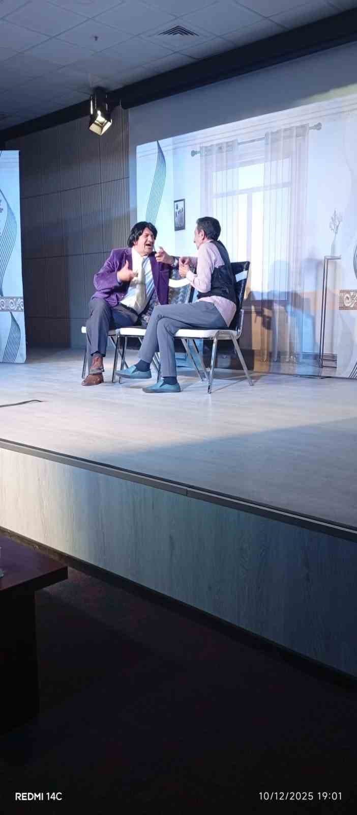 Erzurum Şehir Tiyatrosu, ‘Kılıbık Hayrullah’ oyunu ile Türkiye turnesine çıkıyor