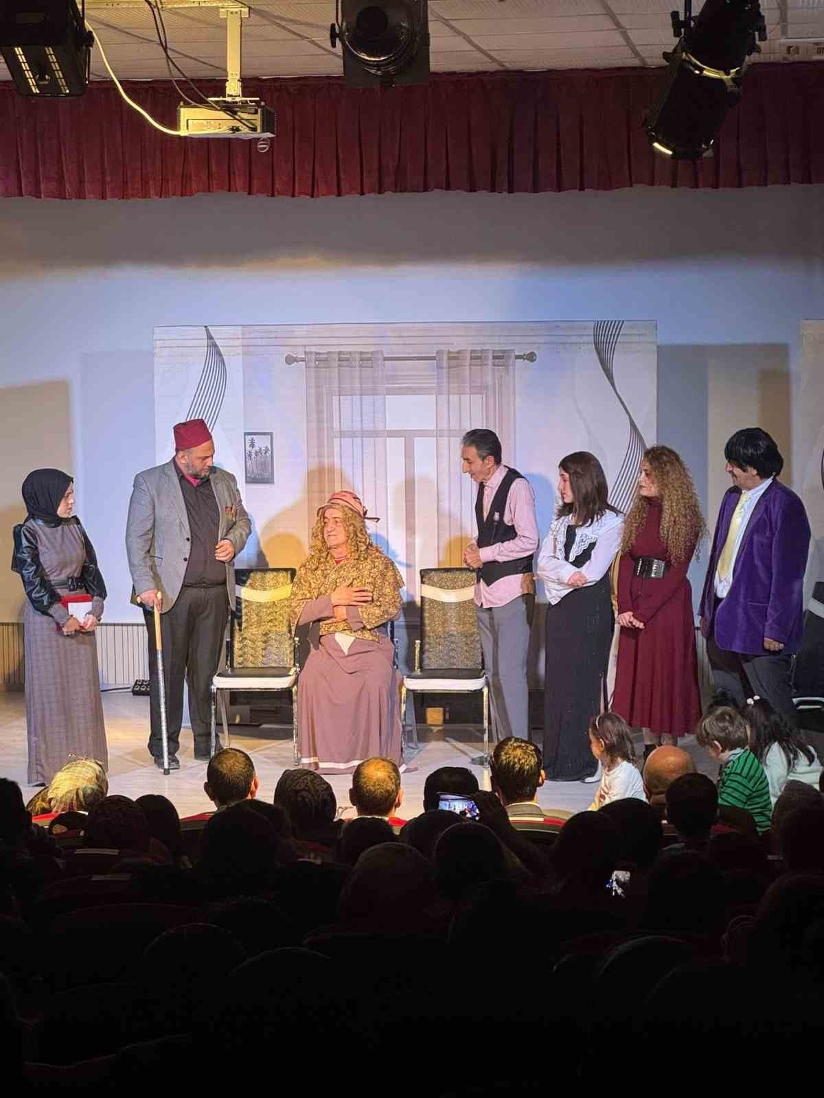 Erzurum Şehir Tiyatrosu, ‘Kılıbık Hayrullah’ oyunu ile Türkiye turnesine çıkıyor