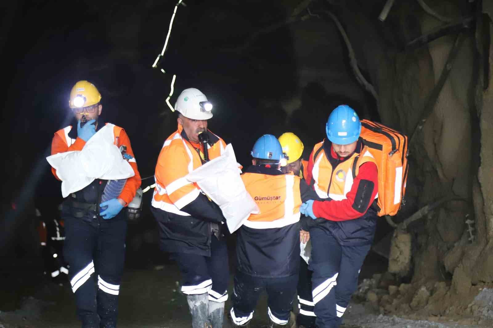 Maden ocağındaki göçük tatbikatı gerçeği aratmadı