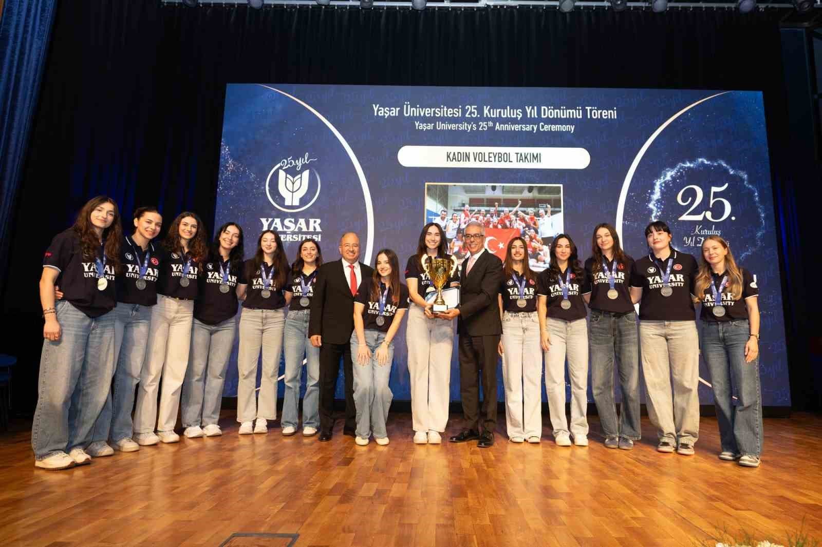 Yaşar Üniversitesi’nde 25’nci yıl gururu