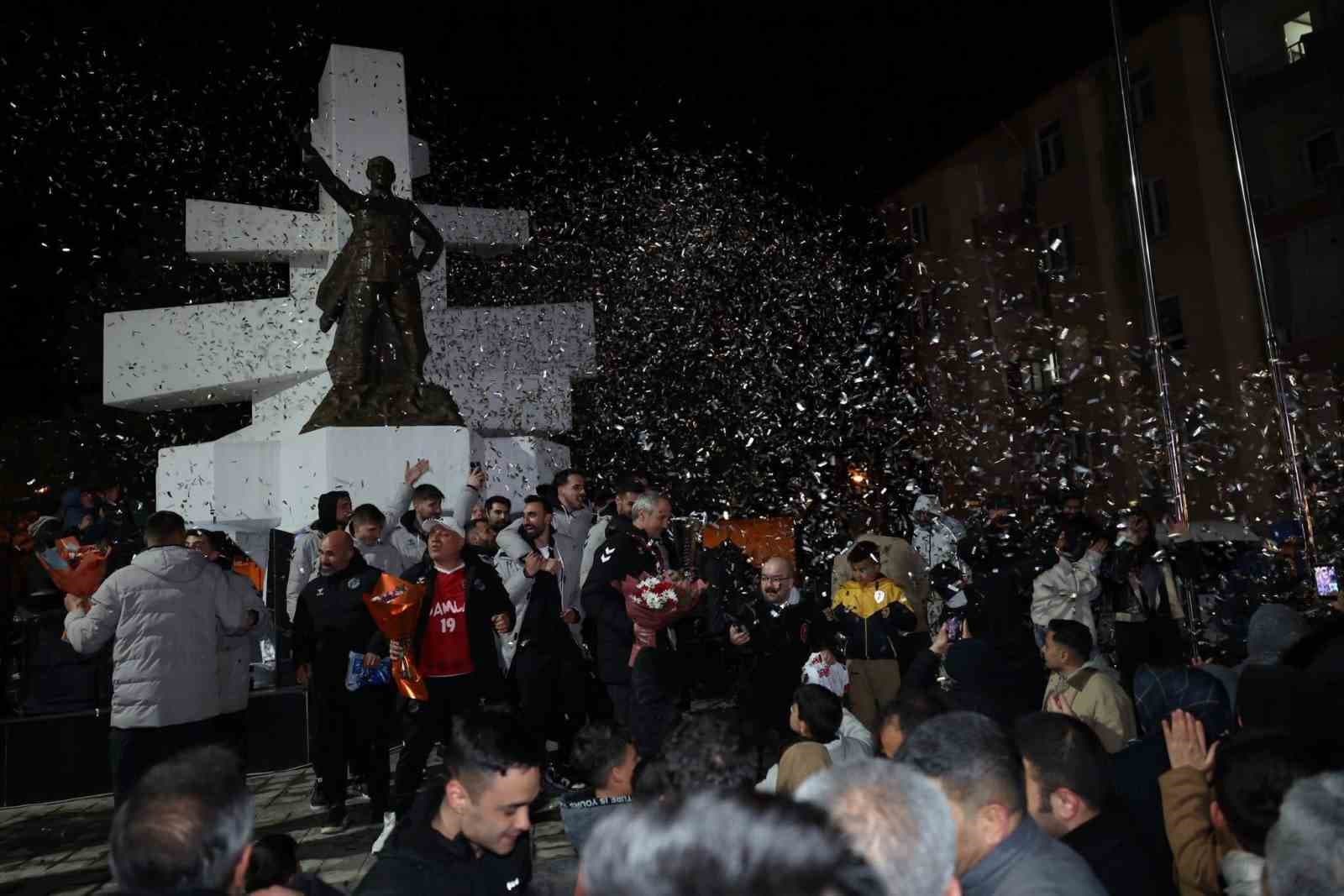 Sungurlu’da şampiyonluk sevinci meydana taştı