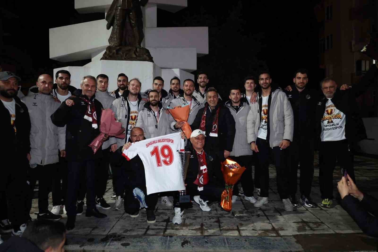 Sungurlu’da şampiyonluk sevinci meydana taştı