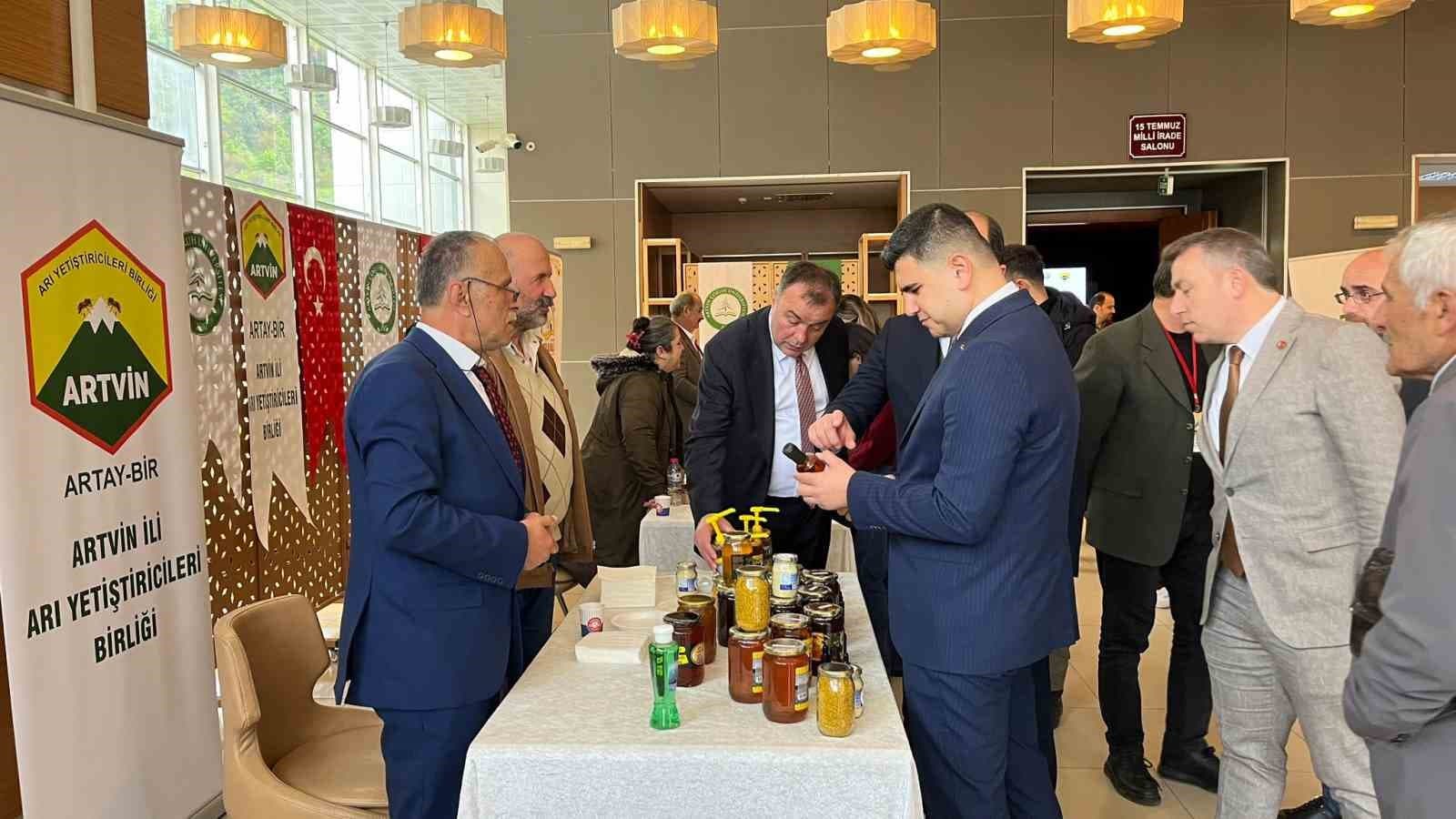 Artvin’de Bal Çalıştayı düzenlendi