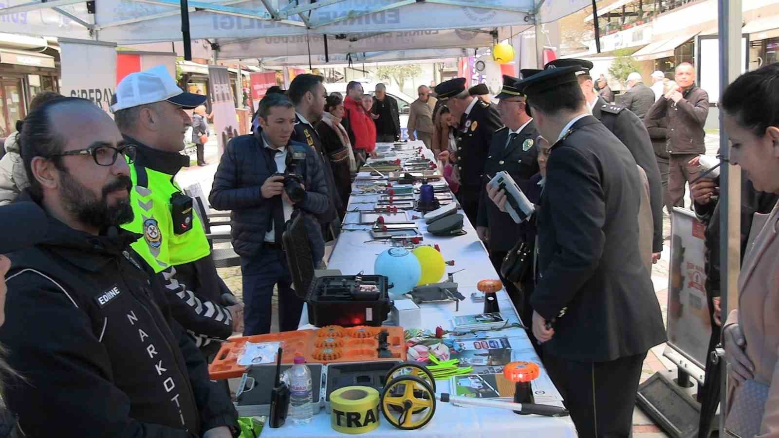 Edirne’de polis teşkilatı nostaljik sergisi ilgi gördü