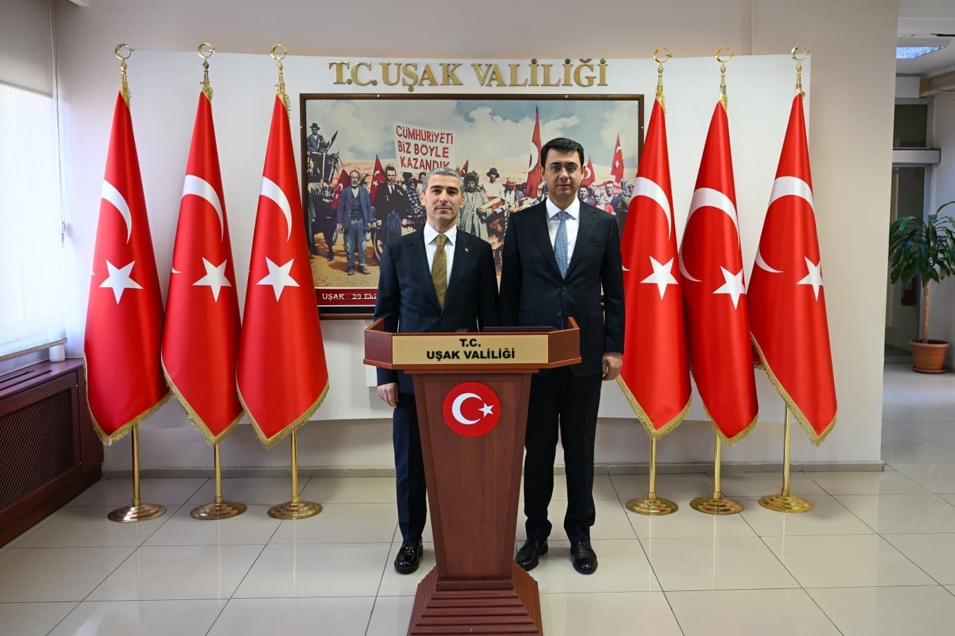 Afyonkarahisar Valisi Aktaş’tan Vali Kartal’a hayırlı olsun ziyareti