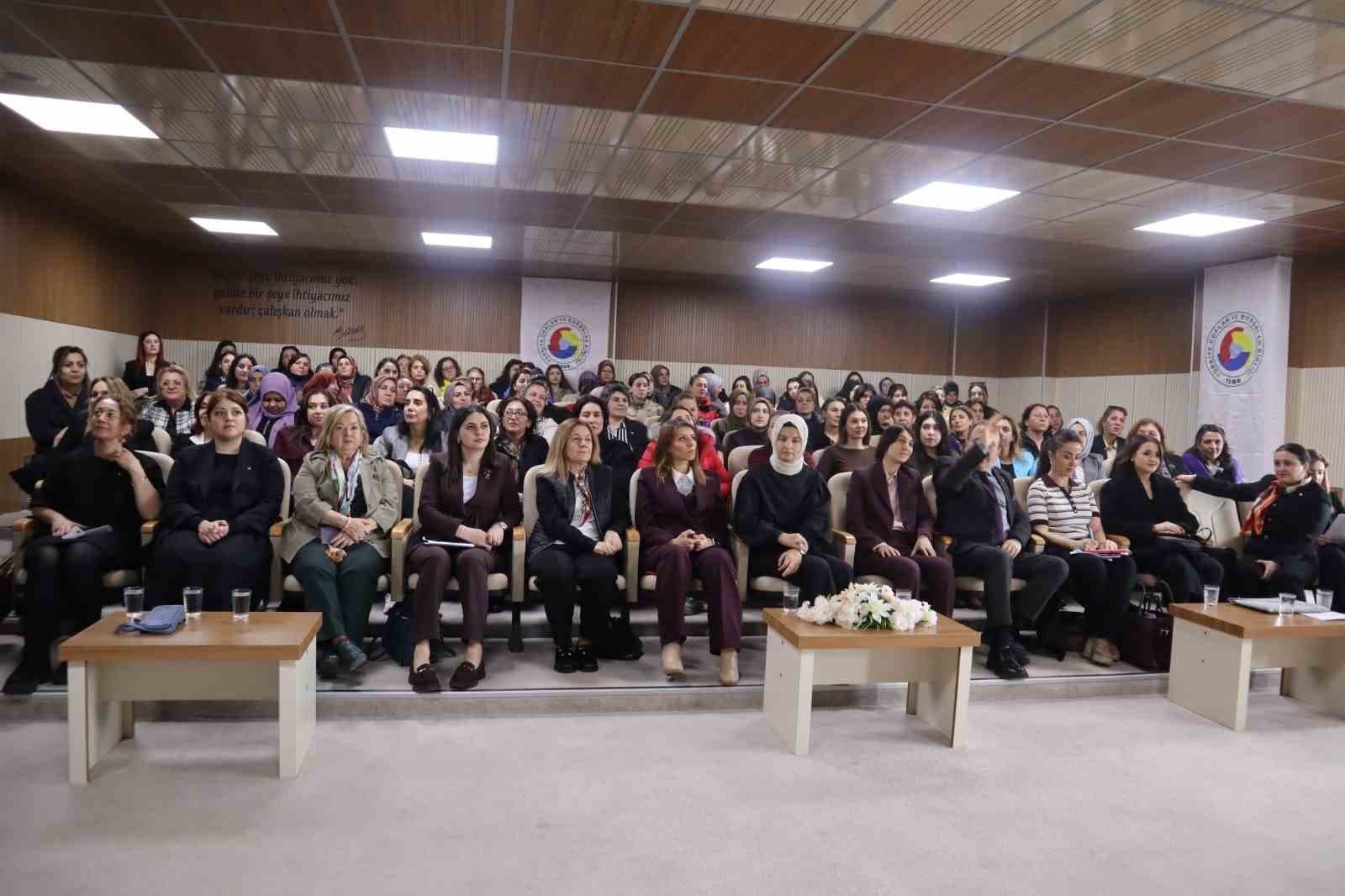 Ardahan’da Kadın Girişimciliği Zirvesine yoğun İlgi