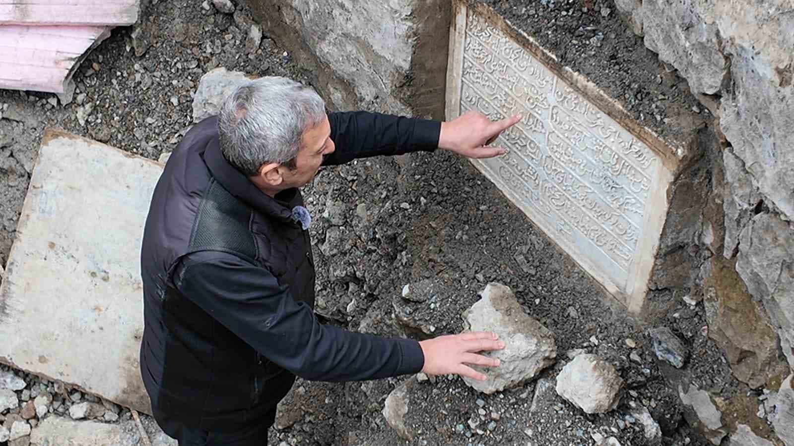 Köprünün kitabesi çıktı, sırrı çözüldü
