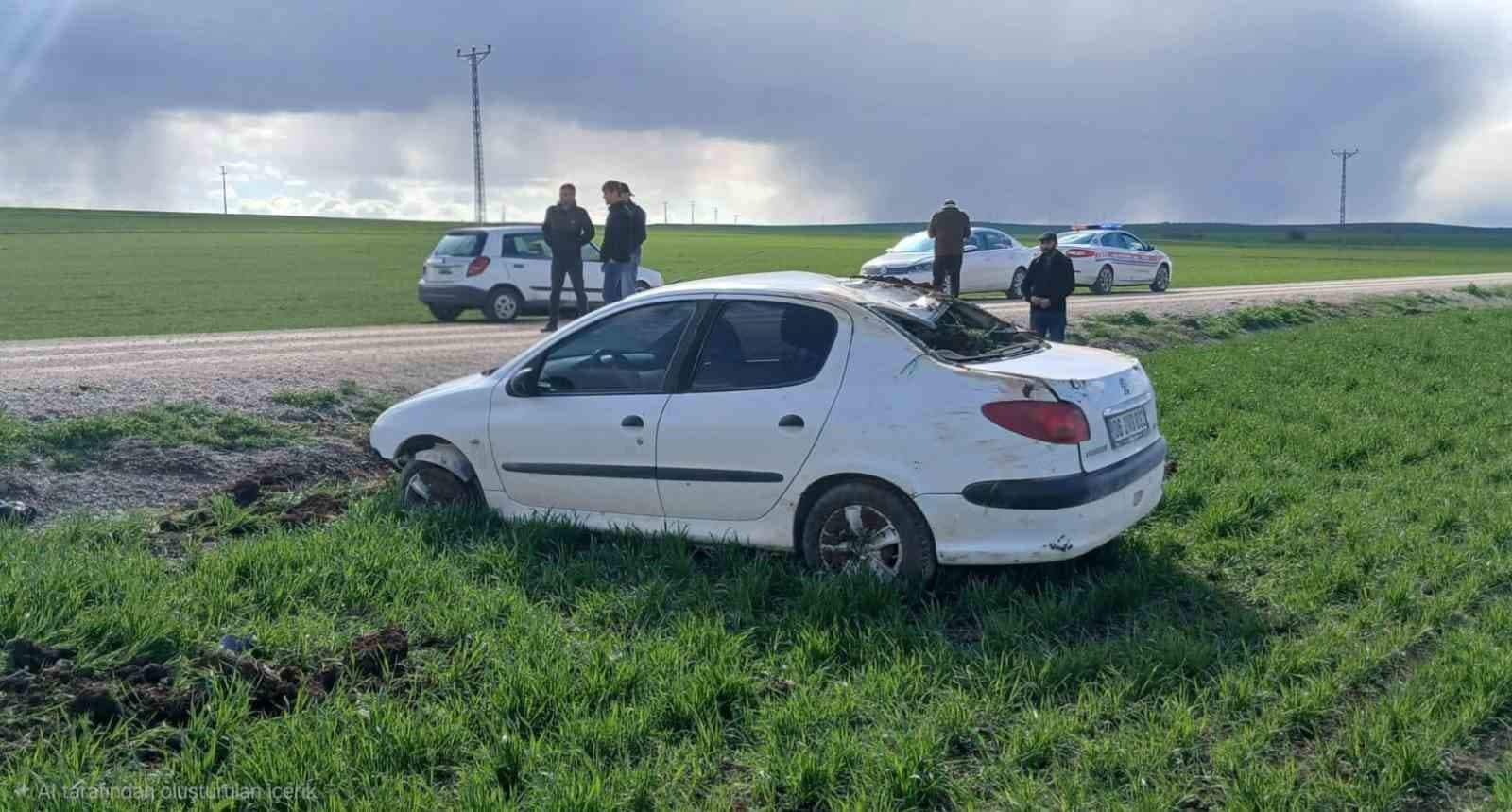 Çorum’da devrilen otomobilin sürücüsü yaralandı
