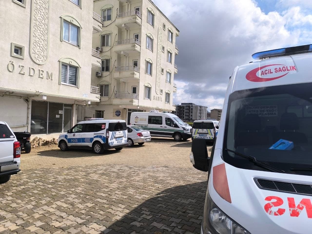 Gercüş’te genç öğretmen evinde ölü bulundu