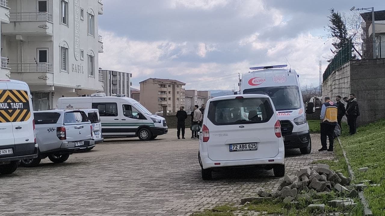 Gercüş’te genç öğretmen evinde ölü bulundu