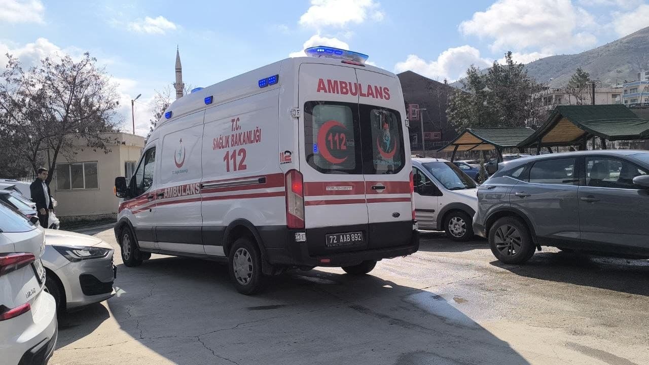 Gercüş’te genç öğretmen evinde ölü bulundu