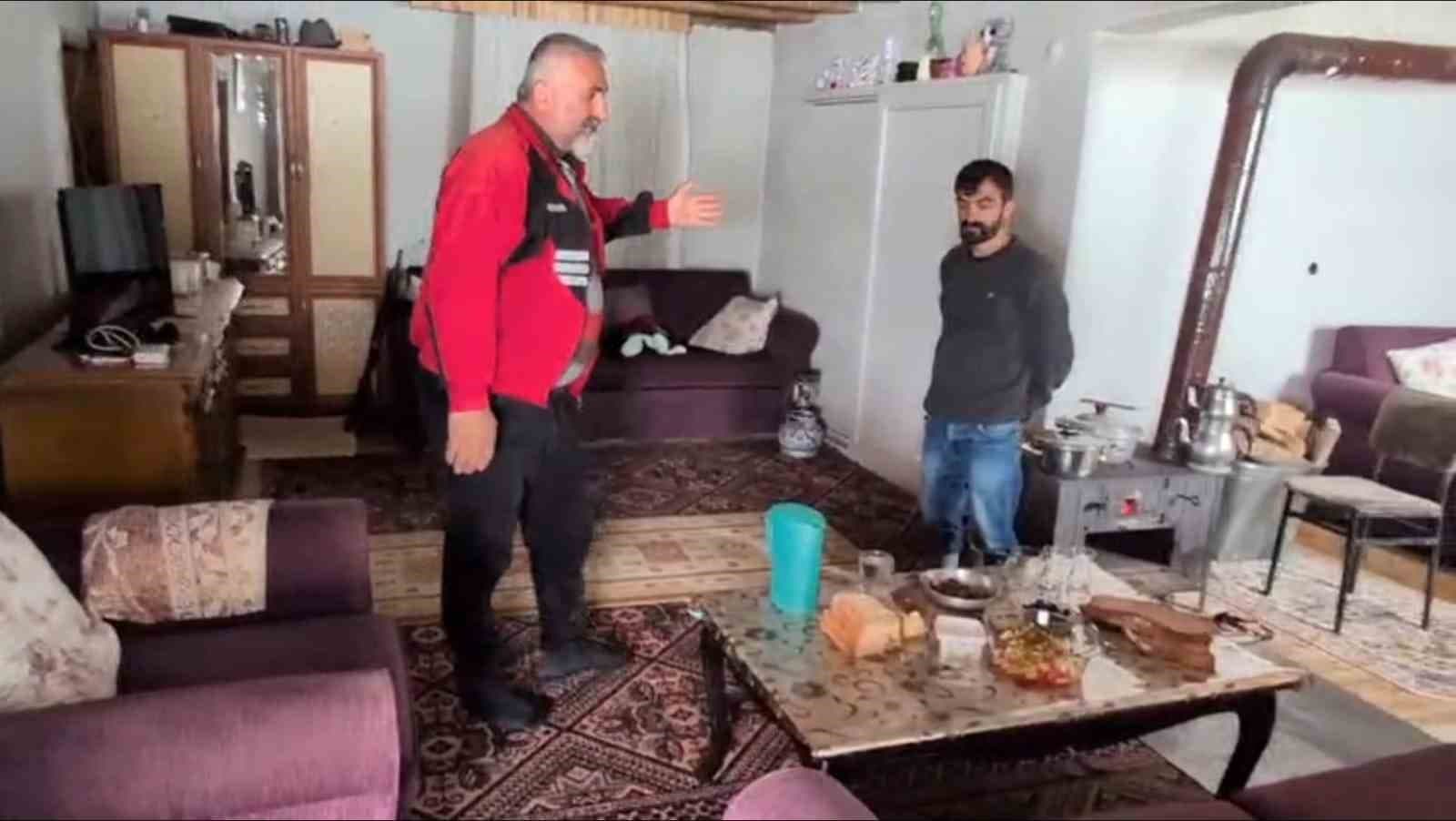 Torul’da kar altında ayı nöbeti