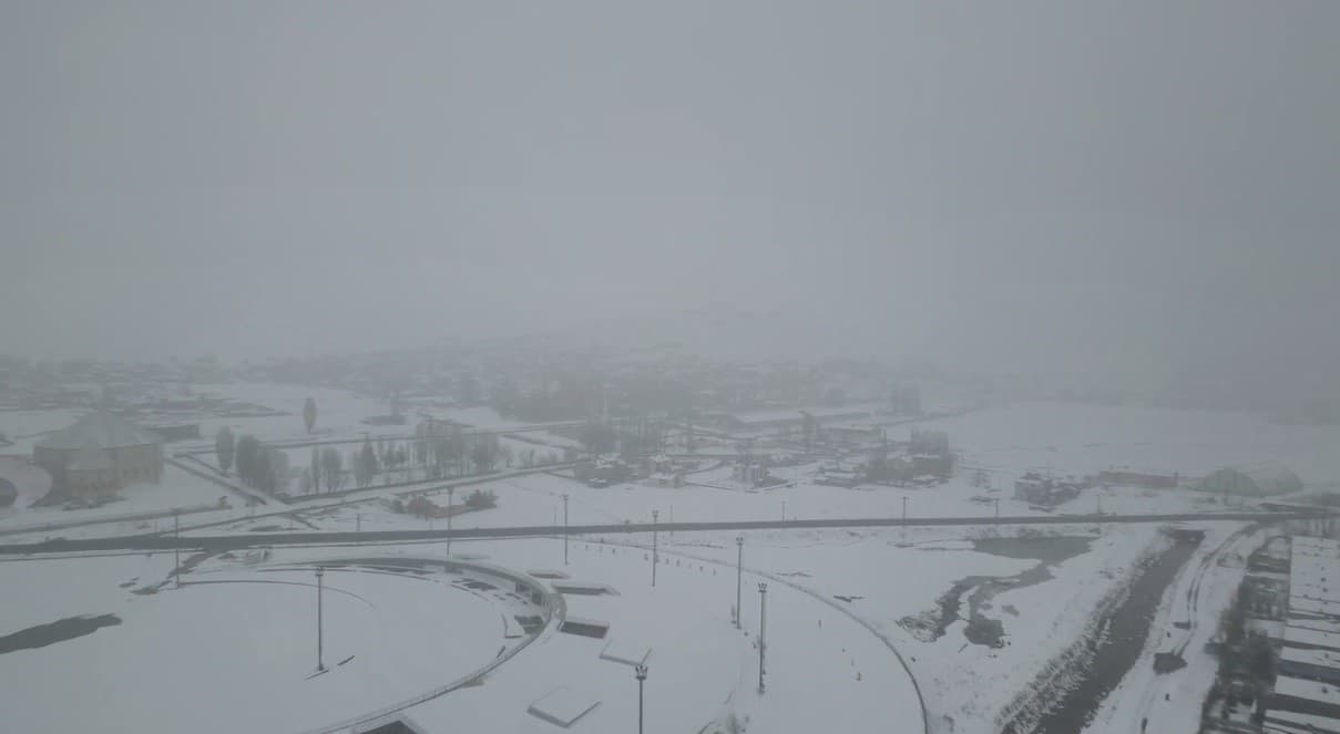 Kars’ta kar ve tipi: 33 köy yolu ulaşıma kapandı