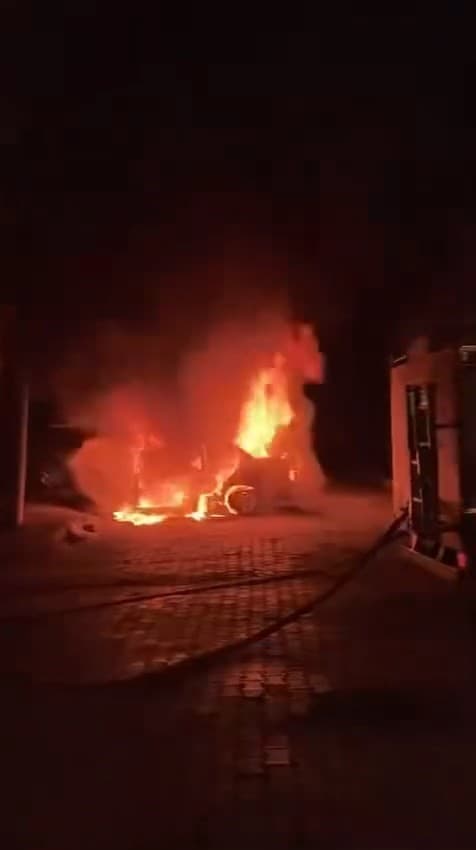 Elazığ’da TOFAŞ araç alev alev yandı
