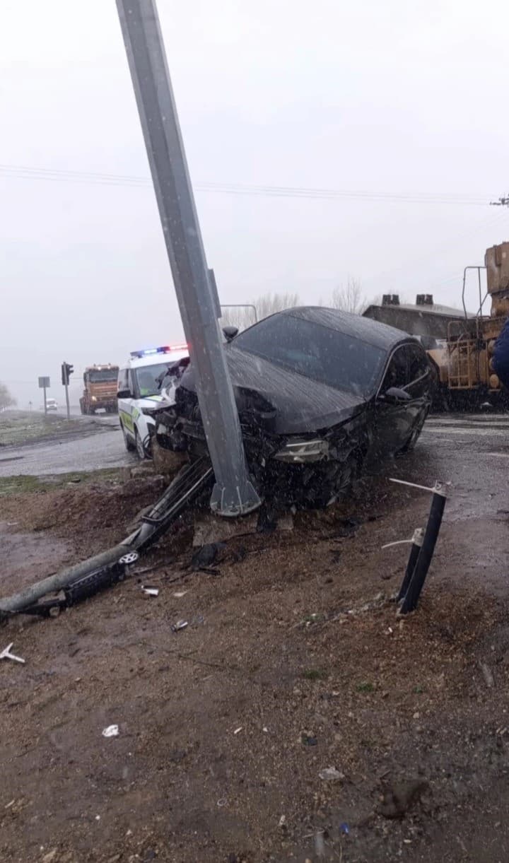 Patnos’ta yağışlı hava kazayı beraberinde getirdi:2 yaralı