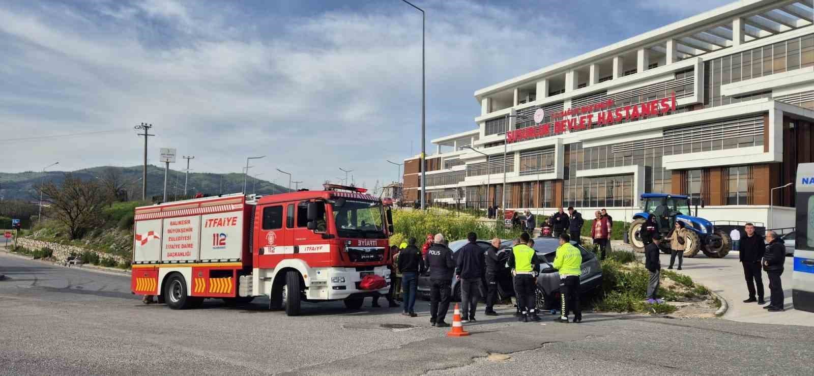 Susurluk’ta çift taraflı trafik kazası: 4 kişi yaralandı